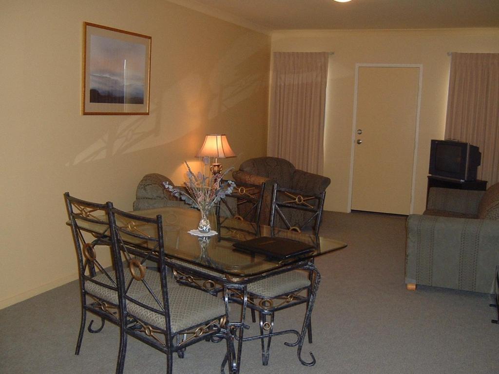 Hopkins House Motel & Apartments Варрнамбул Номер фото